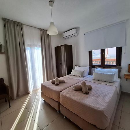 Mariza Apartments -Studios Hanioti Bagian luar foto