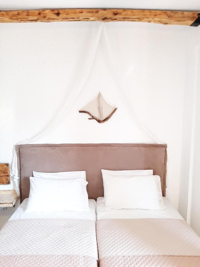 Mariza Apartments -Studios Hanioti Bagian luar foto