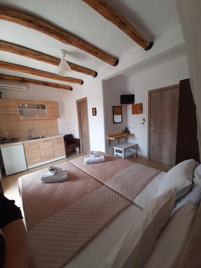 Mariza Apartments -Studios Hanioti Bagian luar foto