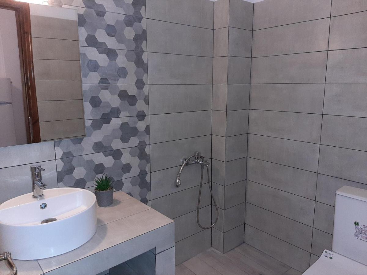 Mariza Apartments -Studios Hanioti Bagian luar foto