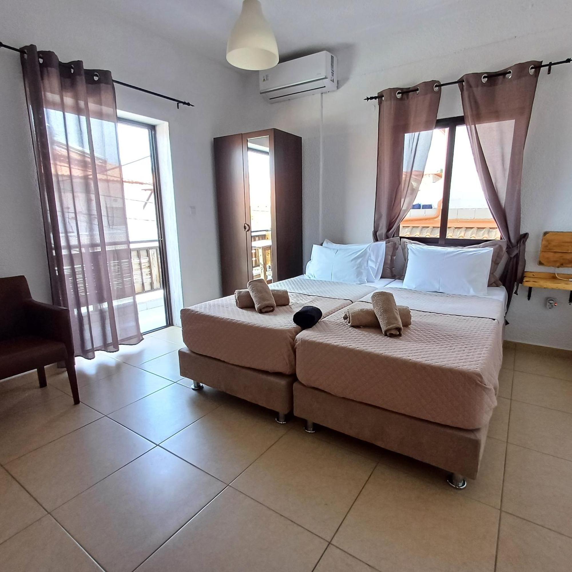 Mariza Apartments -Studios Hanioti Bagian luar foto